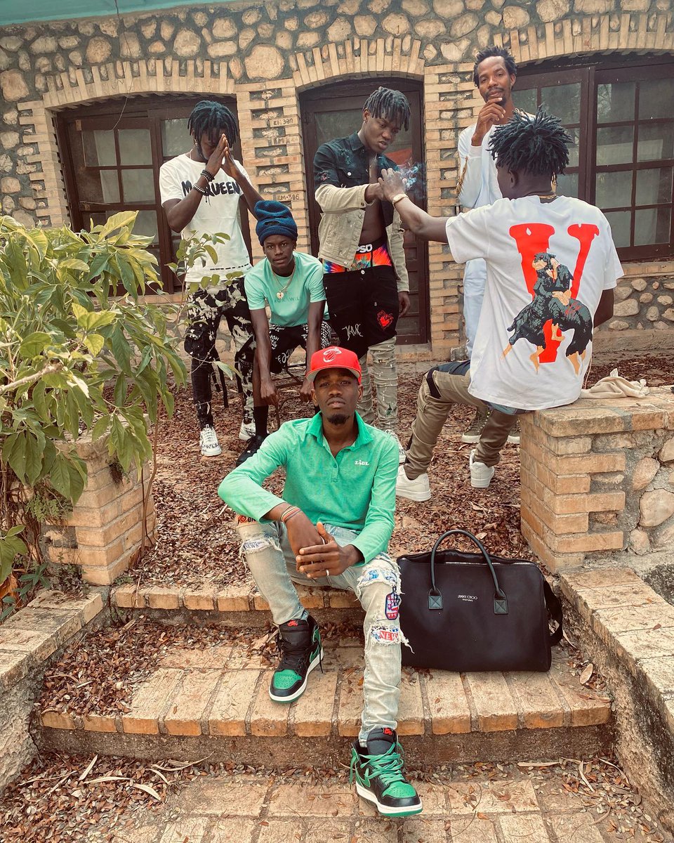 Senmak_ou_a's tweet photo. atansyon👇😂😭
@tribunalshow7 yoo nèg sa yo se #senmak ki bay yo broh . #Delmas pa gen drip sa yo😂😂😂🔥🔥💯 #NaVinnBatMwen😂😂
#senmakoua #metmounsenmaknanlaviw https://t.co/vQQ7MvCojo