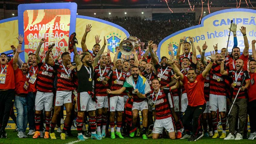 Em 2023 0 @Flamengo vai reforçar o time e vai disputar e lutar por muitos títulos importantes Nação.Pois,o @Flamengo é insaciável por títulos e glórias!🏆🏆🏆🏆🏆🏆🏆 🔴Supercopa ⚫️Recopa 🔴Mundial de Clubes ⚫️Copa Libertadores 🔴Campeonato Carioca ⚫️Copa do Brasil 🔴Brasileirão