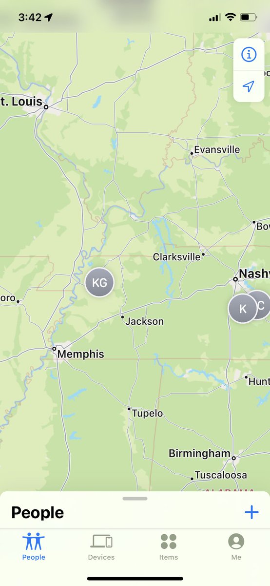 bkbassham11's tweet image. We’ve tried to embrace each phase. 
With the boys 3 years apart it’s been one in elementary, one in middle, one in middle school one in high school.
For one year they shared the same schedule. 
Today starts a new🏀phase ,one in High school the other in college. #wheredidTimego?!