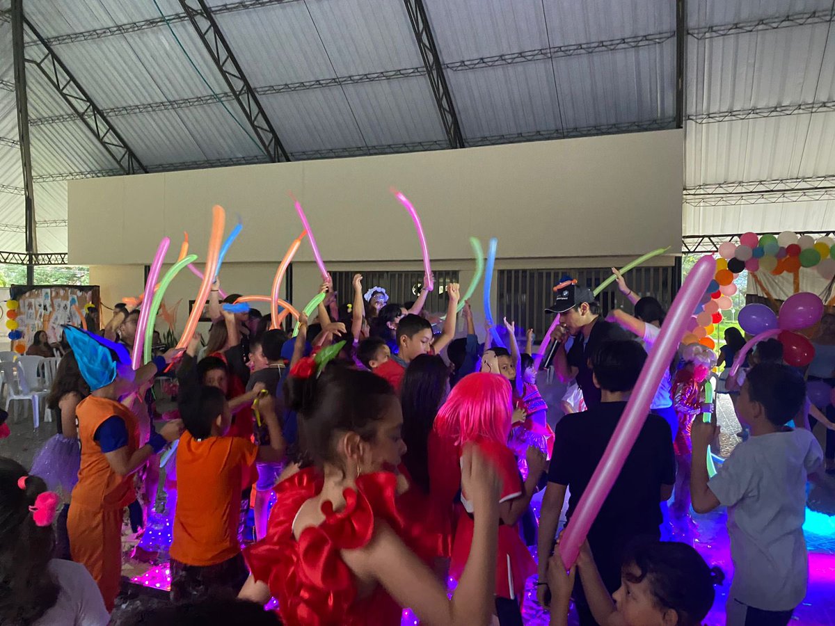 ejercito_COPER's tweet photo. Viviendo una jornada de diversión, premios y alegría, los Centros de Familia de la #BR01 #BR07 #BR11 y #BR28 llevaron a cabo el #DíaDulce a los niños y niñas de la #FamiliaMilitar
#AmaATuFamilia https://t.co/sm9sEleFyF