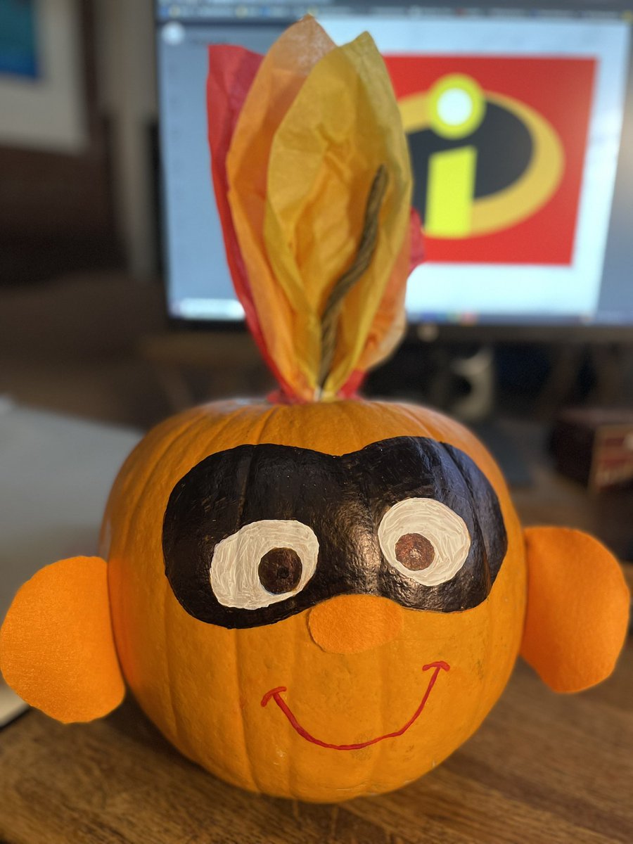 Caryn with her wine tweet media