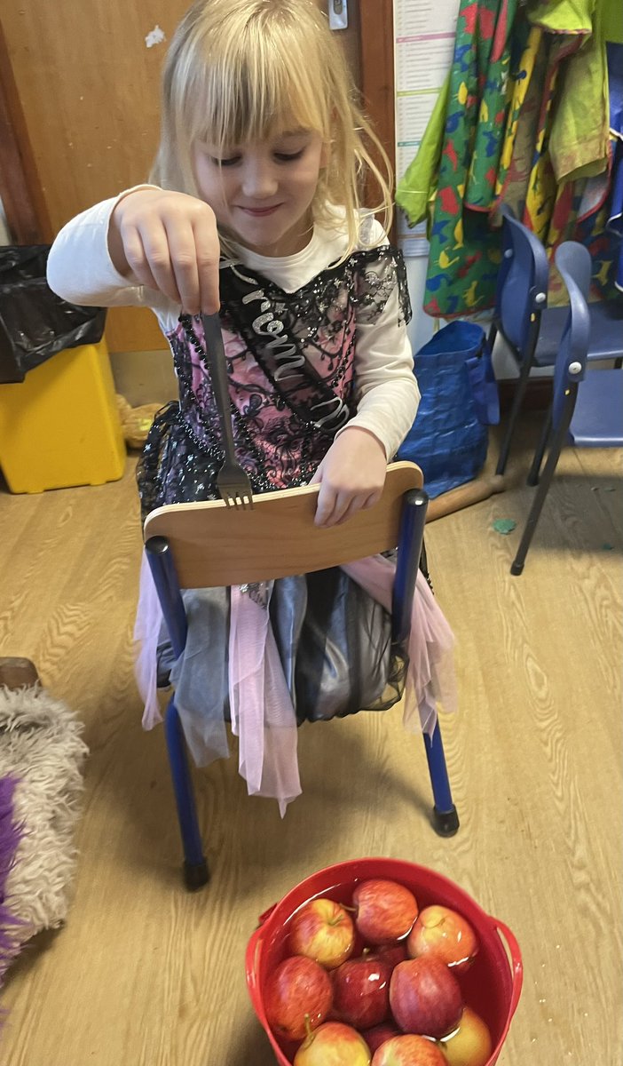 MrsLilleyVPS (@mrslilleyvps) on Twitter photo Halloween fun this afternoon๐๐ป๐Dooking for apples๐๐ช Creating our own biscuits๐ชโฆโฆ.and of course making sure we ate them all up! Yum! ๐ #VPSfun <a href="/MissNForbes/">๐๐ฒ๐ผ๐ผ ๐๐ธ๐ป๐ซ๐ฎ๐ผ</a> ๐๐ป Halloween fun this afternoon๐๐ป๐Dooking for apples๐๐ช Creating our own biscuits๐ชโฆโฆ.and of course making sure we ate them all up! Yum! ๐ #VPSfun <a href="/MissNForbes/">๐๐ฒ๐ผ๐ผ ๐๐ธ๐ป๐ซ๐ฎ๐ผ</a> ๐๐ป