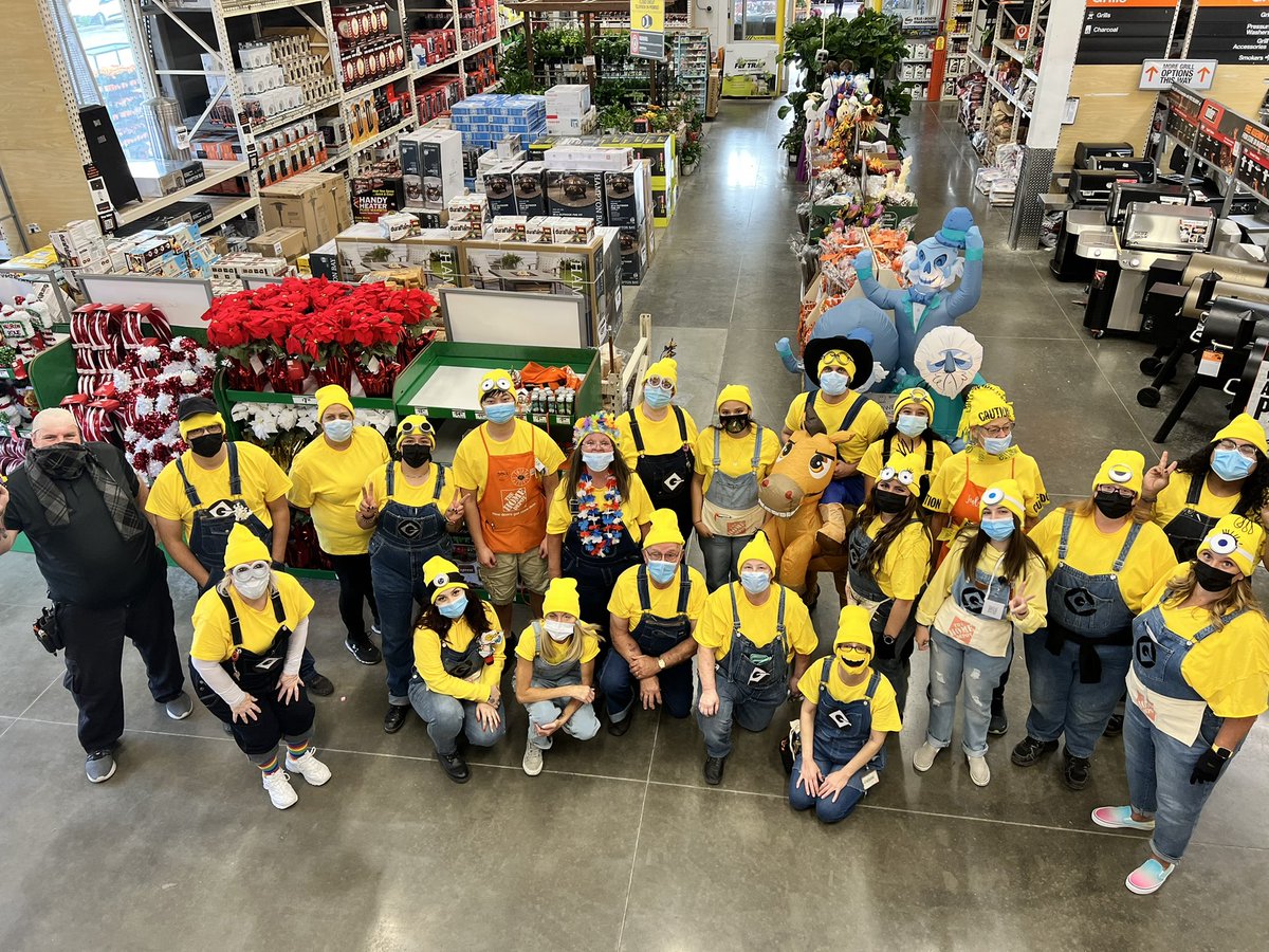 Another successful Halloween <a href="/8408/">★☆★☆8408☆★☆★</a> with all my minions!  #mommasproud @D30Tracie