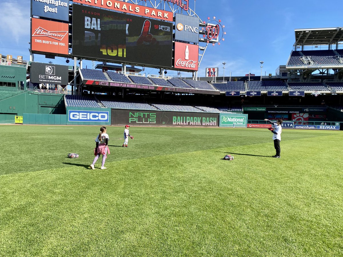 Coach_Campbell's tweet photo. So much fun this weekend at #Nats #BallparkBash! Catch in the OF, pitch in bullpen, hit in cages, autographs from @whatwouldDOOdo & @BigCityForReal,Finnegan, Davey Martinez, & Rizzo!
#Nationals
#NatsPark
#CampNats
#CampbellFamTC
@nationals https://t.co/VGjOZd2xz6