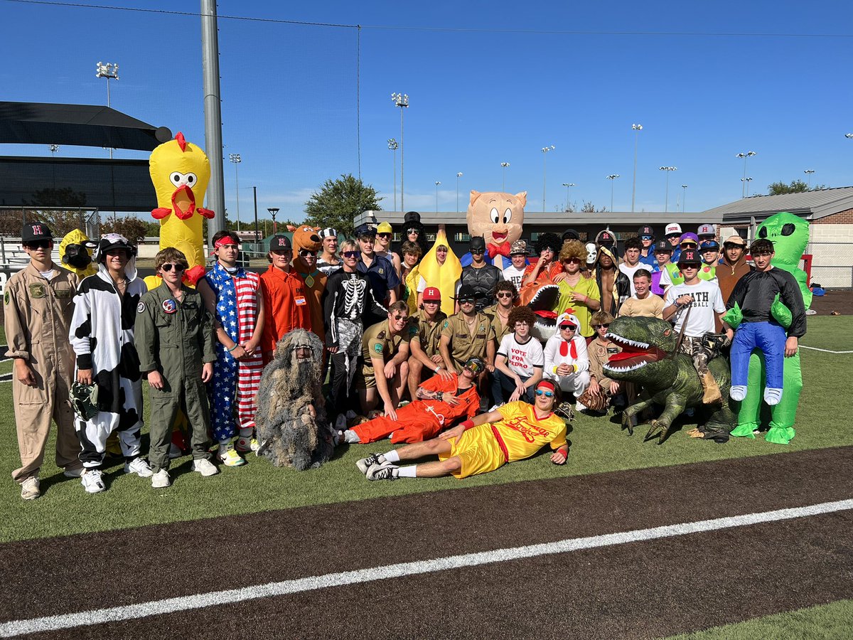 swinghard9's tweet photo. Heath Baseball Costume Day! https://t.co/Sf3jKwu3Xv