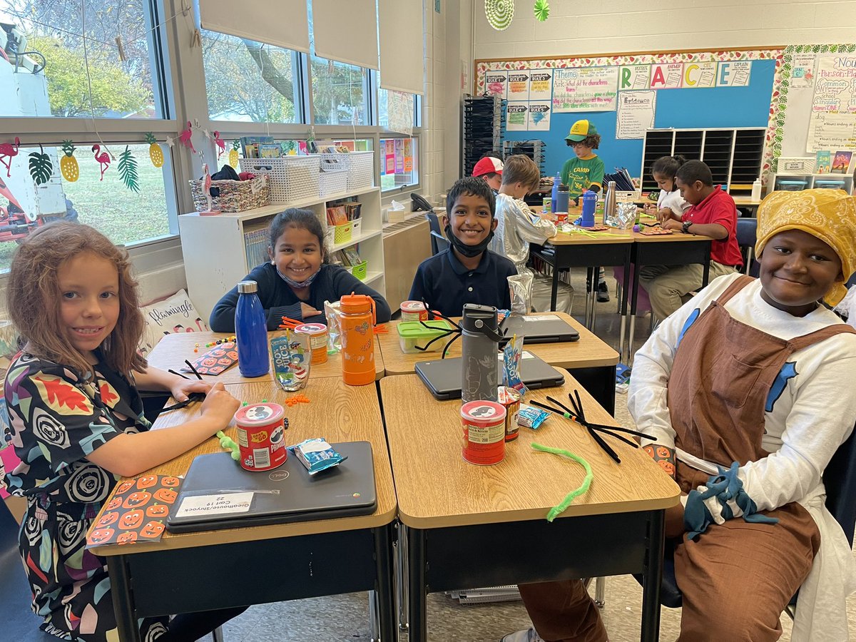 MsWeiter's tweet photo. #FallCelebration was a blast today! #ghlionpride https://t.co/cyHKSnZXrD