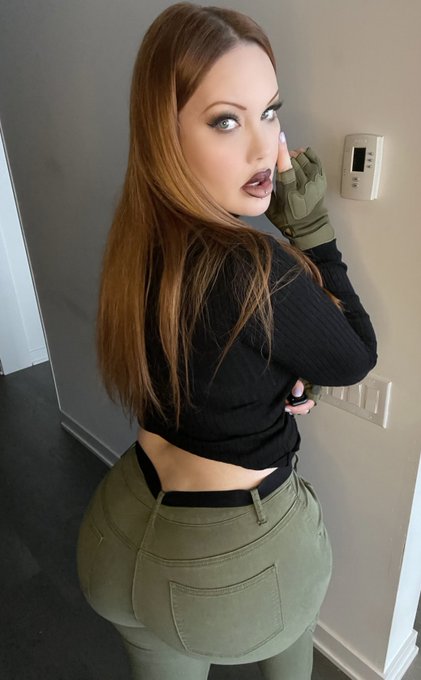 Join my OF to make my day 🎃  https://t.co/aRh1dEGJAF https://t.co/33XOf39nll