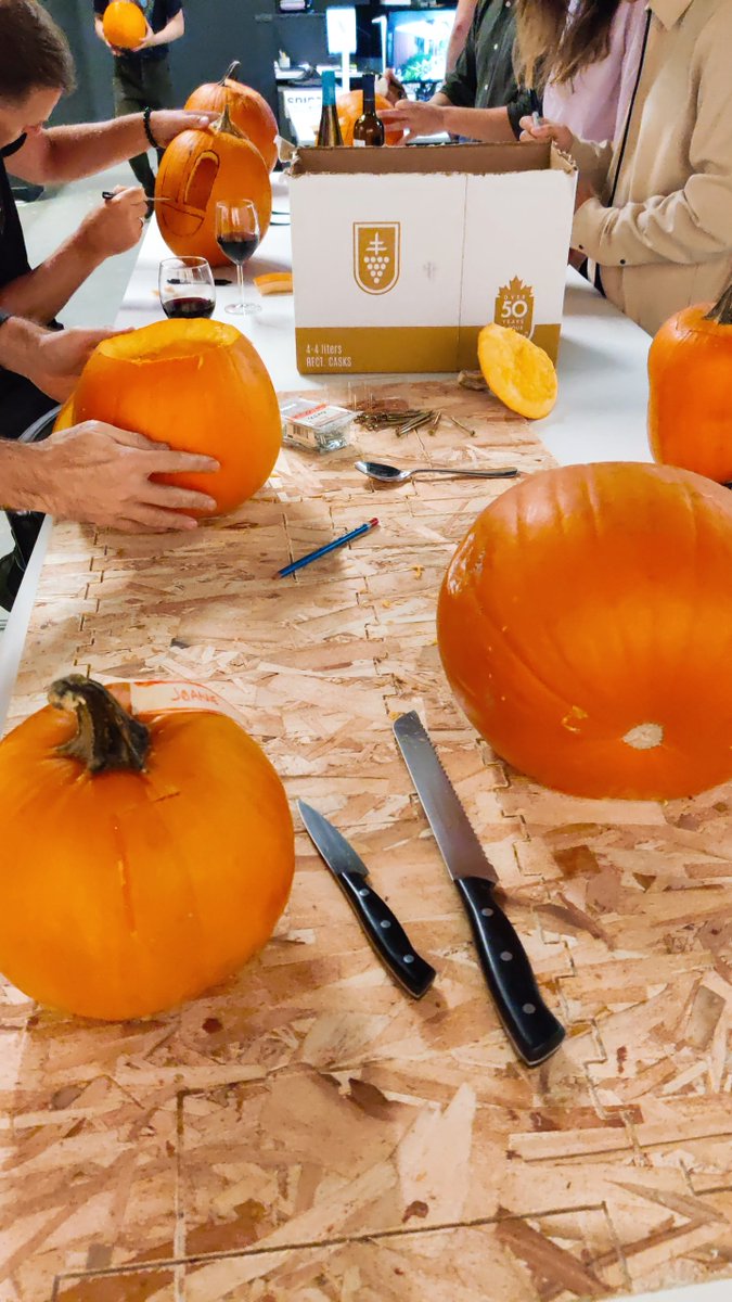shapearch_'s tweet image. Happy Halloween! We tried our hand at pumpkin carving, but with the added challenge of an architectural twist for our designs. For everyone celebrating or attending festivities, have a safe and fun night.🎃
#shapearchitecture #shapearch
