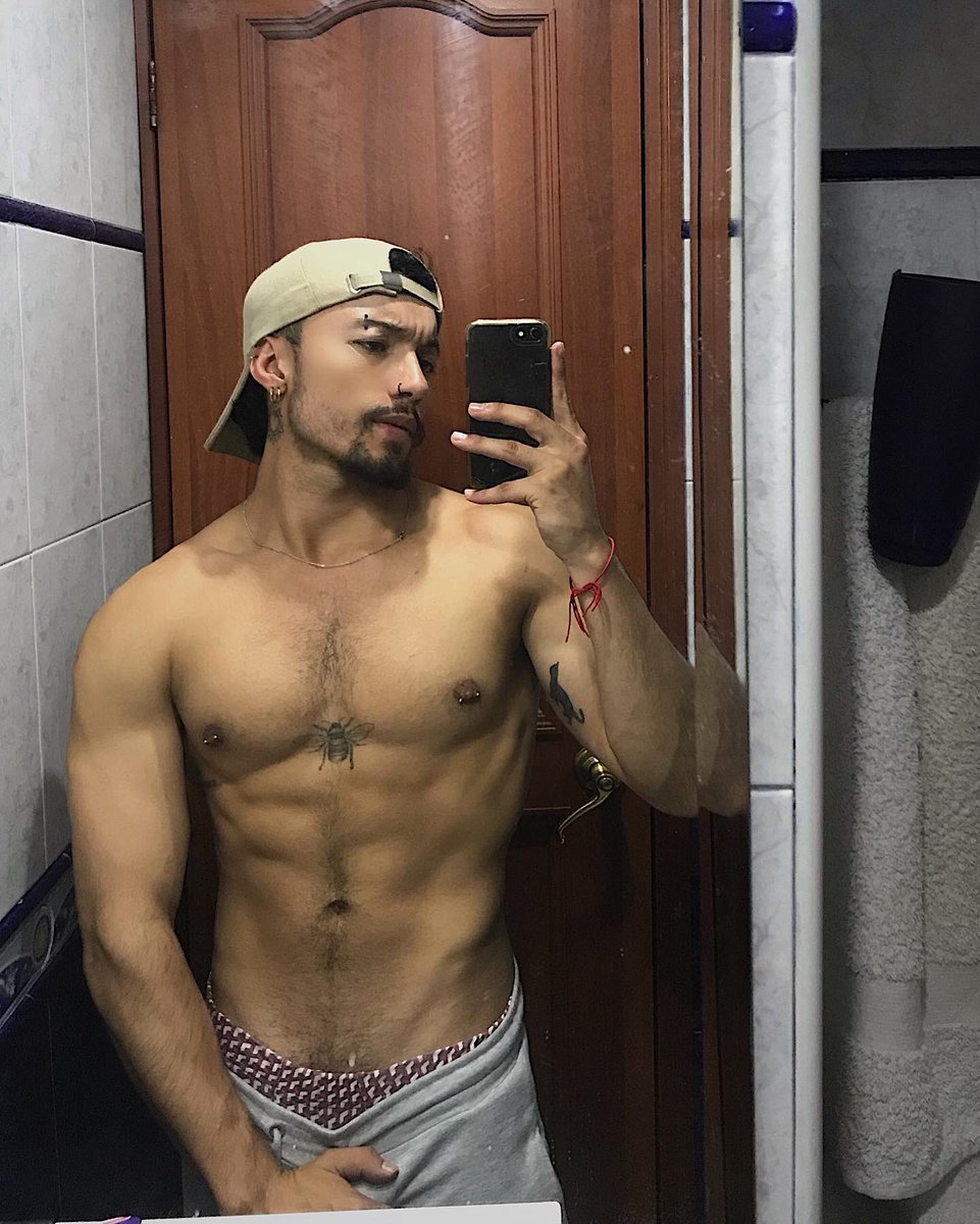 Balcerobra's tweet photo. Hola twitter 😏 https://t.co/DRbgURHVjQ