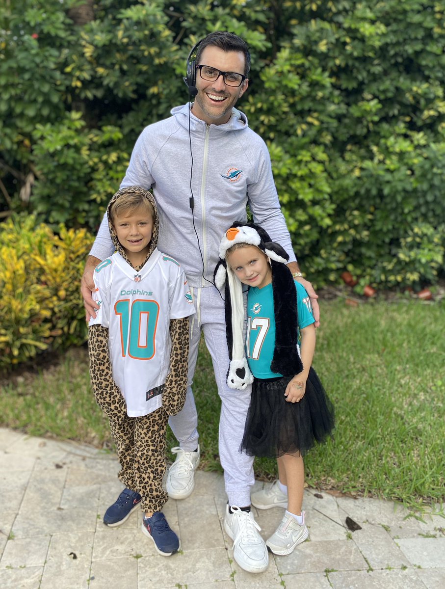 JeffDarlington's tweet photo. Mike McDarlington and his speedy wide receivers. https://t.co/1OsCHQ5xy9