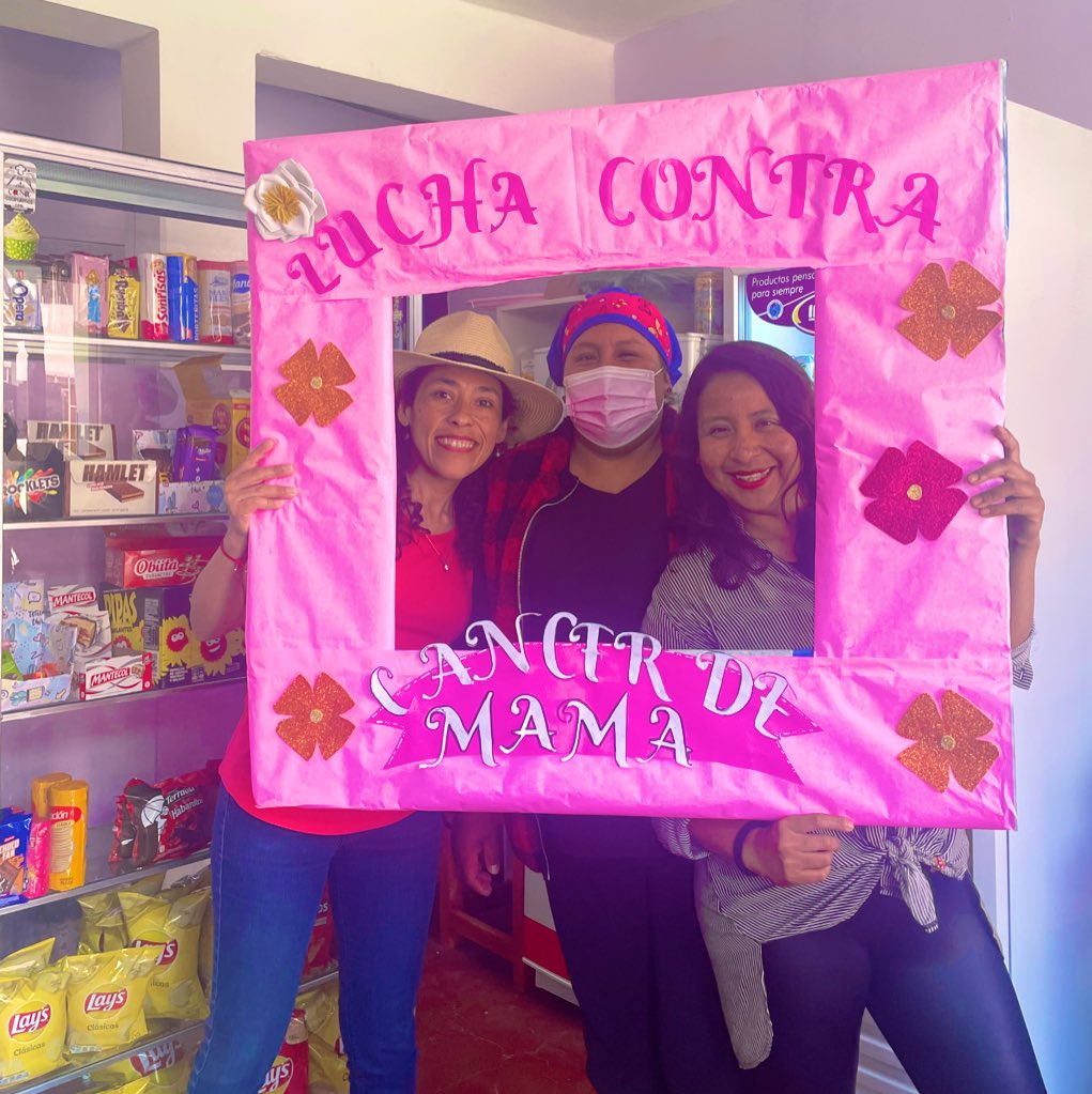 vickylunaok's tweet photo. Estuve en #Humahuaca acompañando a los miembros de la Fundación #ConstruirFuturo para sumarme a la campaña de Lucha Contra el #CáncerdeMama 💗. Entregamos folletos a las Mujeres sobre qué es, cuándo y por qué hacerse la #Mamografía a partir de los 40 años. (+) https://t.co/oBWpiDK6ru