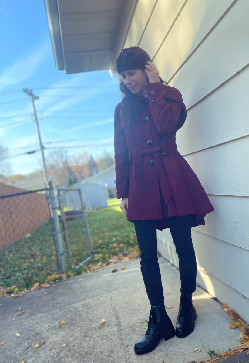 lindymbiller's tweet image. #LitTwitter if you were reading middle grade fiction in 1999, you might be able to guess the underrated literary heroine! Perfect costume for me because I can always concentrate better when I tie my hair back. 📖🎃