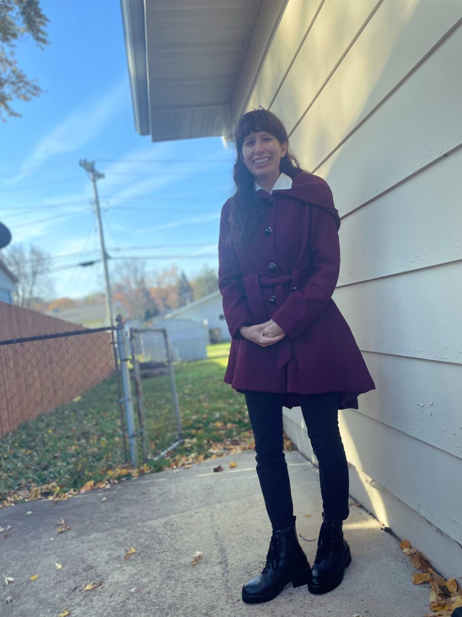 lindymbiller's tweet image. #LitTwitter if you were reading middle grade fiction in 1999, you might be able to guess the underrated literary heroine! Perfect costume for me because I can always concentrate better when I tie my hair back. 📖🎃