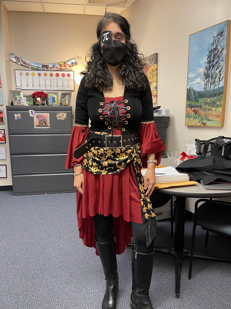 RenayCJohnson's tweet image. Pi Eye Patch for our Math Teacher PIrates! 🎃#PiDigits #UnitedWeSoar