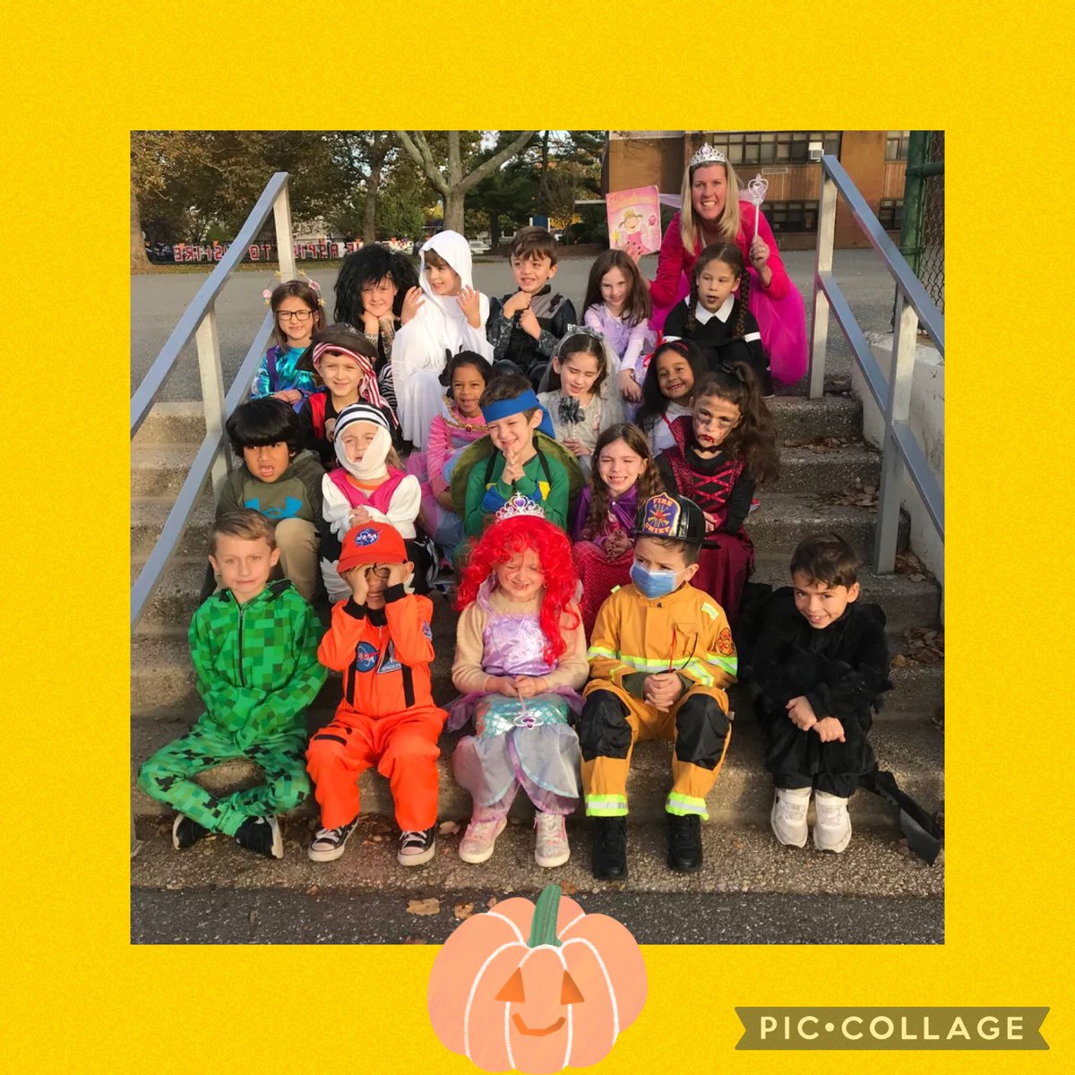 rschiller_2's tweet photo. Happy Halloween from Room 7🎃
@OceansideSch2 https://t.co/C2ifR3c0Ml