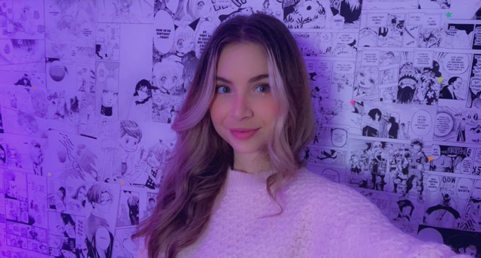 The manga wall is back 💜 https://t.co/sjuMcjLiUI