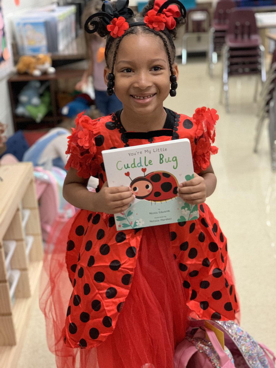 JMoes_Class's tweet image. Book character day! Love seeing these characters come to life 🥰 @ClarkCreekSTEM @K_SmithCCSD