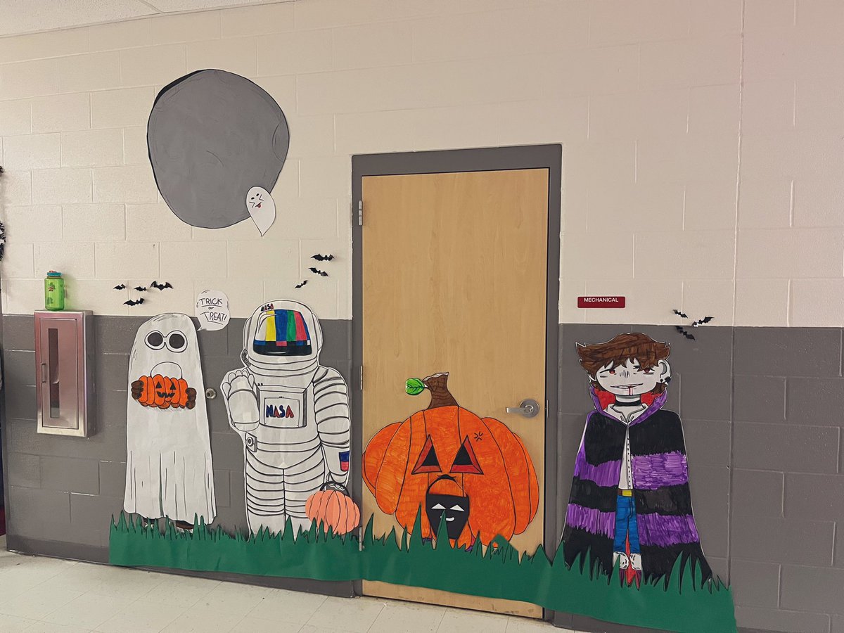 MitchellRFMS's tweet photo. Book-o-Ween at The Creek! https://t.co/u1DmnvNFfE