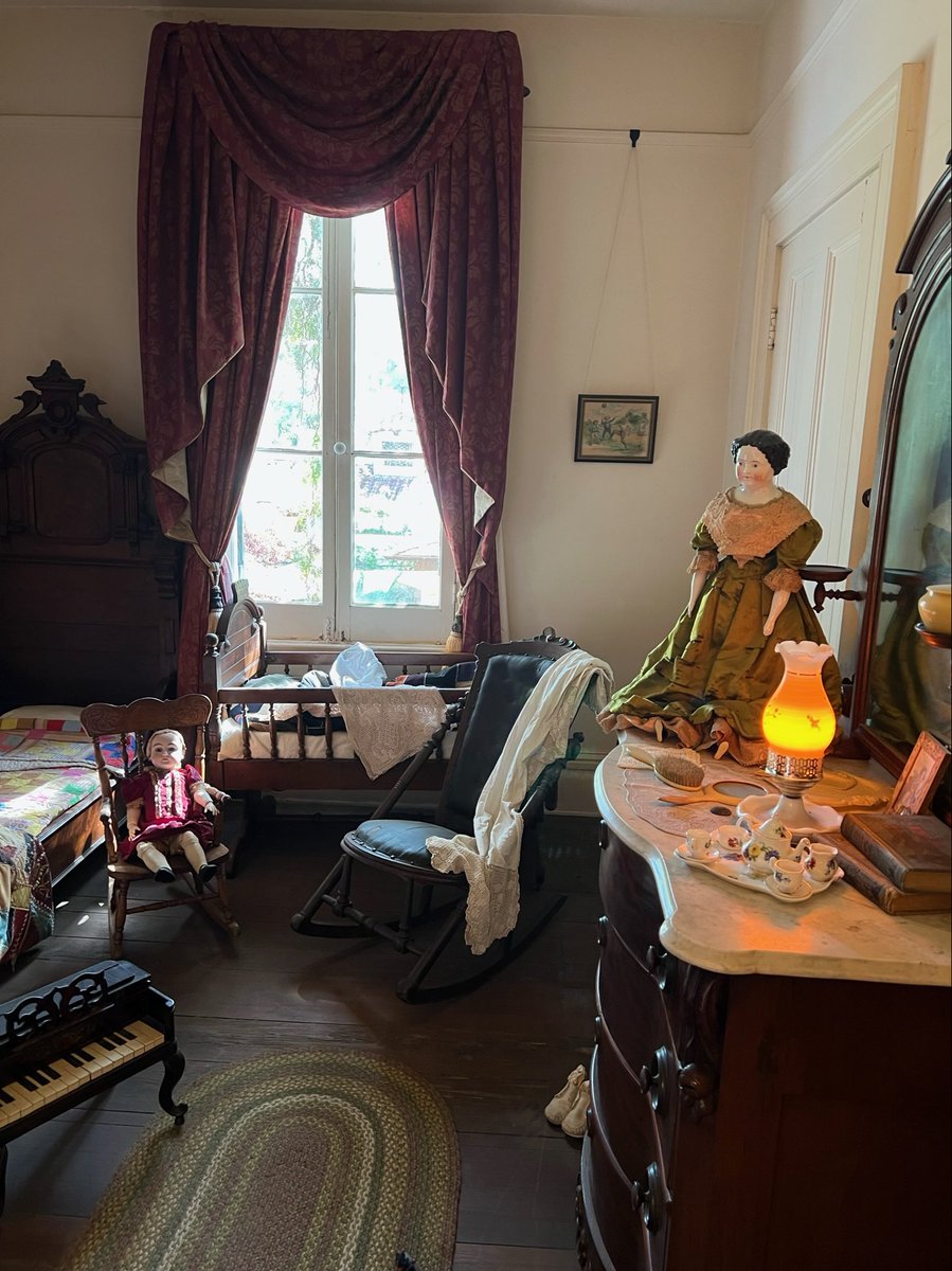 ⁦Level 4’s <a href="/ChapCares/">Chaparral HS</a> on the hunt for a Haunted House! Sounds like it’s Halloween! 👻 So funny to hear student commentary when they got back to campus 🎃😲