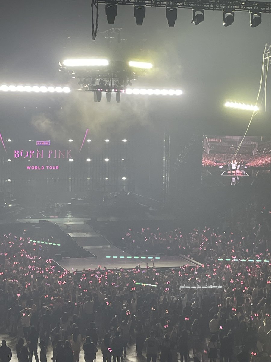 justanotherlsg's tweet photo. BLACKPINK IN MY AREA 
THE CONCERT WAS AMAZING AND ONE OF THE BEST NIGHTS OF MY LIFE
#BlackPinkinHouston_Day2 https://t.co/g8iMiS0Oga