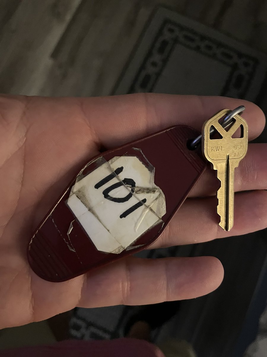 coolhand9999's tweet image. So I seriously just checked into this old school, sketchy af motel in northeast Arkansas on Halloween! What could possibly go wrong?