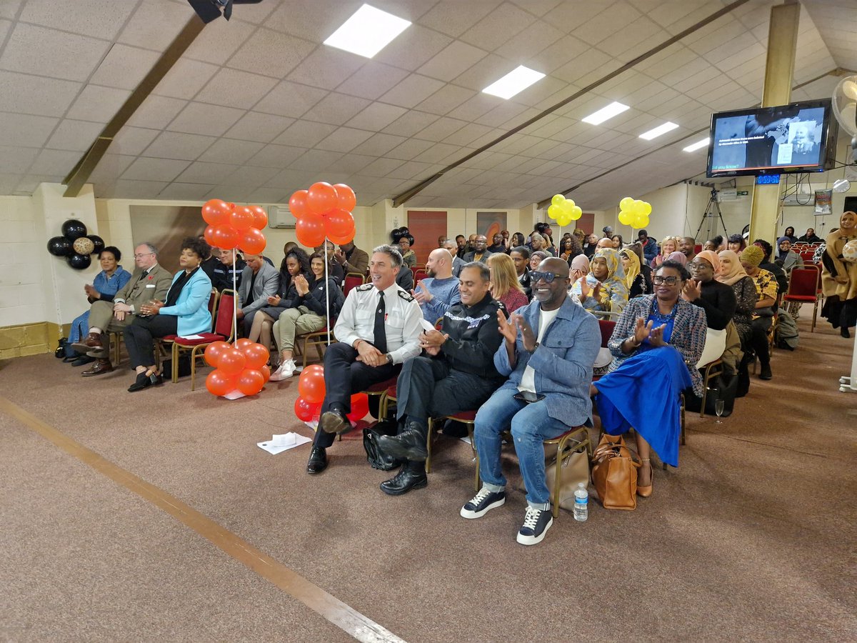 OfficialSamirao's tweet photo. To our @DCCLeicsPolice CC Nixon. Thank you for always supporting ALL forms of diversity and at this time your renewed commitment to bridge the confidence gap between Black People of Leicester and the Police. Looking good behind the pulpit! Preach preacher!🤣 https://t.co/kbPBkba3zN