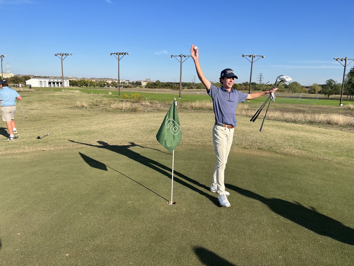 jesuitgolf's tweet photo. Happy Halloween from the Jesuit Golf Team! Halloween practice/contests at The Golf Ranch. Jack hole in 1 on hole 6 and Tyler has best costume! https://t.co/iApXlSPWoi