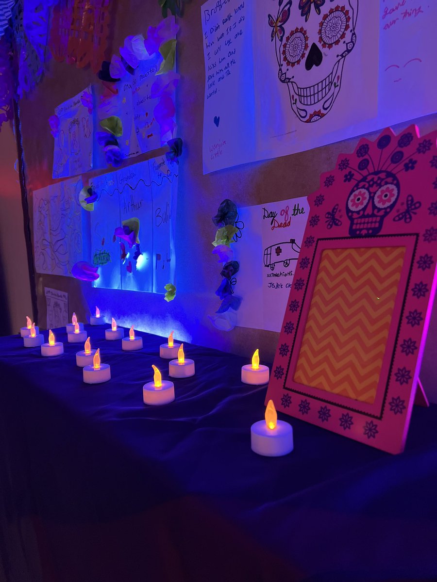 collazo_taina's tweet photo. First day with my teens!! Absolutely incredible celebration of life!! #culture #DiaDeLosMuertos #español https://t.co/mcxi8rp982