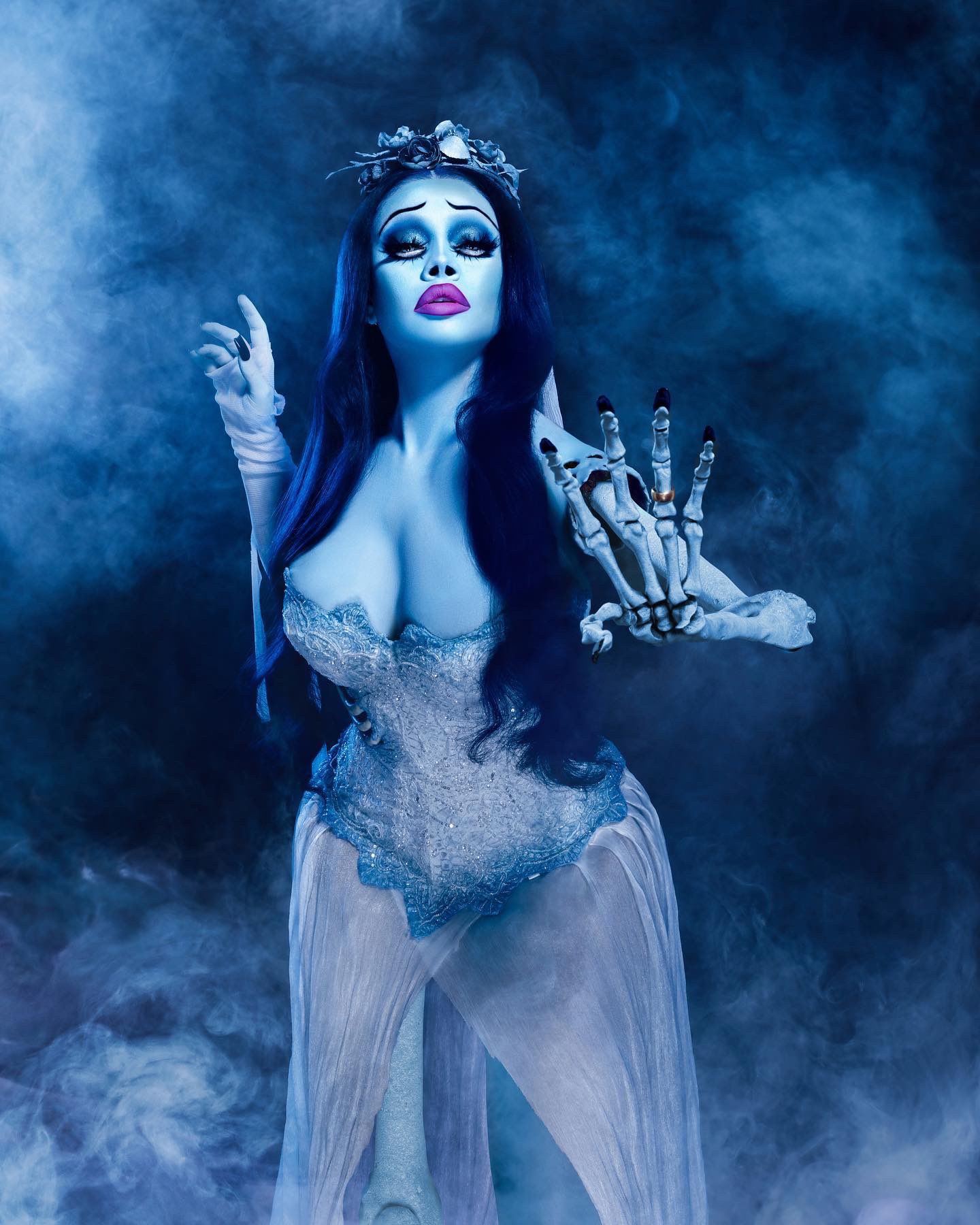 Best Halloween costumes by celebrities this year. 2022 Halloween was filled with stylish costumes and Hollywood celebrities were not left out. Stunning Halloween looks and Halloween costumes in 2022.