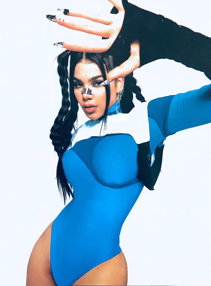 KeniaOsCredits's tweet photo. con más de 3 MILLONES de streams, Kenia Os es por lejos la cantante mexicana más trasmitida en Spotify por 4to día consecutivo. https://t.co/SZyiheuaVH