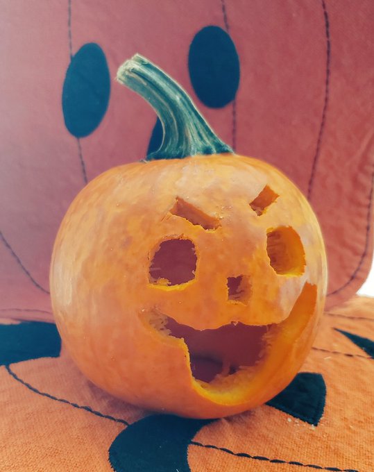 「pumpkincarving」のTwitter画像/イラスト(新着))