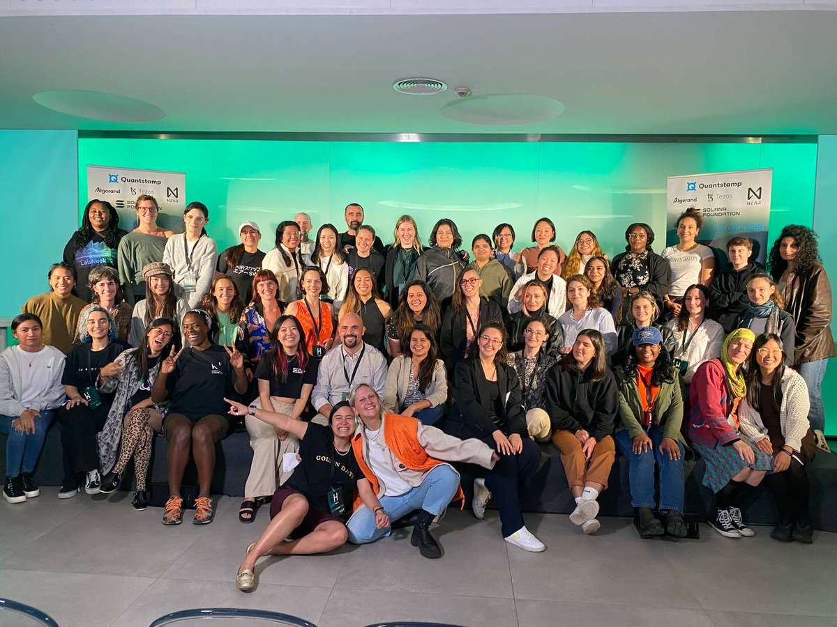 ERypto3's tweet photo. Thanks @_HerDAO and @theunitnetwork  so much for a great 1st hackthon experience! Women hackers @Web3Hubs rock! @to_bries @moonpage_nft @sarahlu___ @GomathiT4 https://t.co/bCv7U8PknV