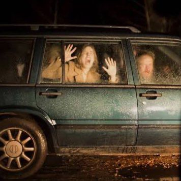 CrimesReais's tweet photo. Filmes de terror perturbadores que você tem que assistir neste Halloween: https://t.co/SMBdwrlyqc