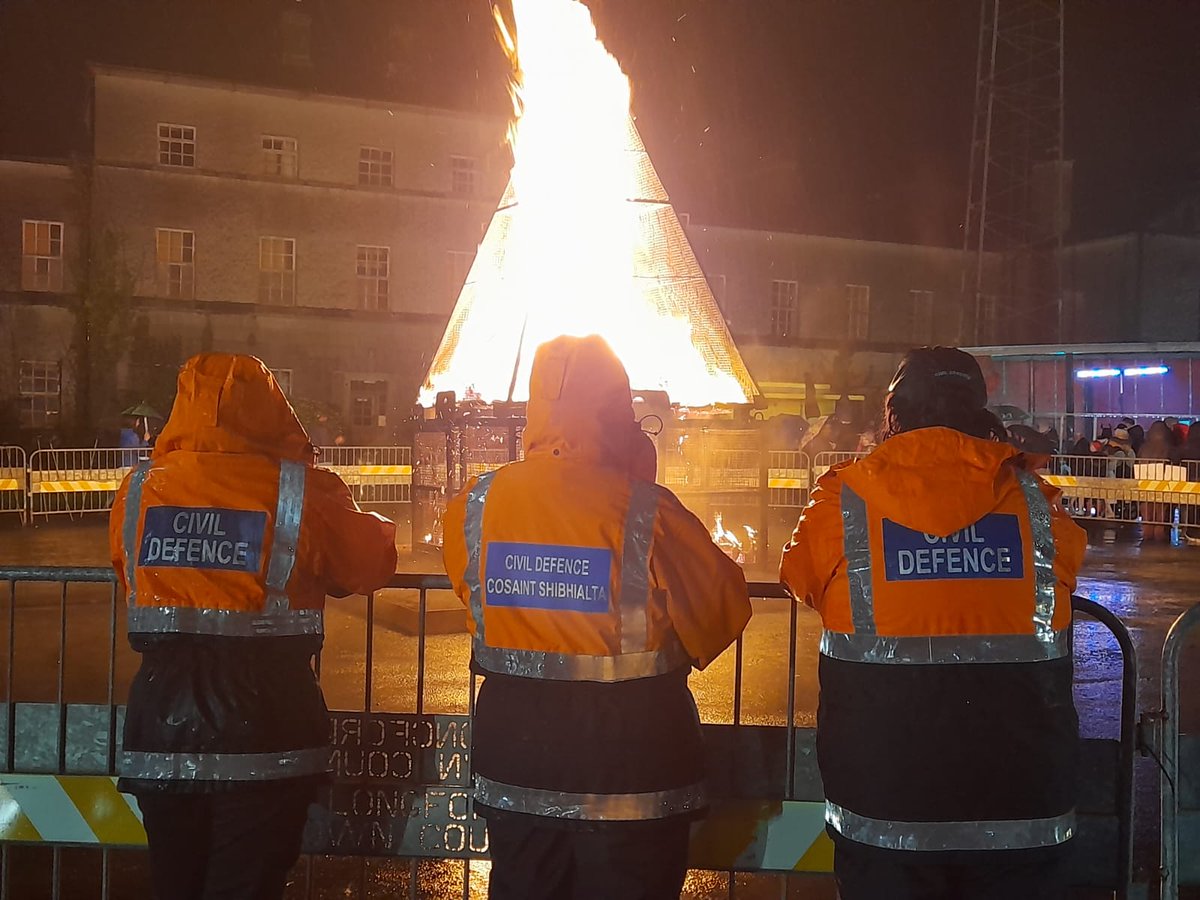 CivilLongford's tweet photo. Thanks to the Volunteers who braved the spooky walk 😱, scary stories 🧙♀️ and rain 🌧 to attend the County Council Halloween event this evening. A fantastic evening. Well done all! @CivilDefenceIRL @longfordcoco
#DeadOfTheNight https://t.co/FnSiEDNM2v
