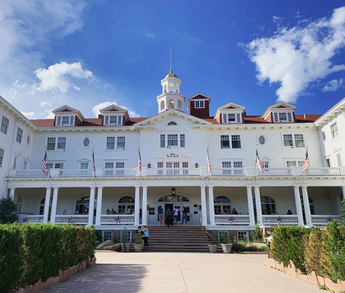 #HappyHalloween! Can you guess which historic Colorado hotel <a href="/Thrillist/">Thrillist</a> has included on their list of the most haunted hotels in America? bit.ly/3Dk1IGt 

📸: l.hunt_