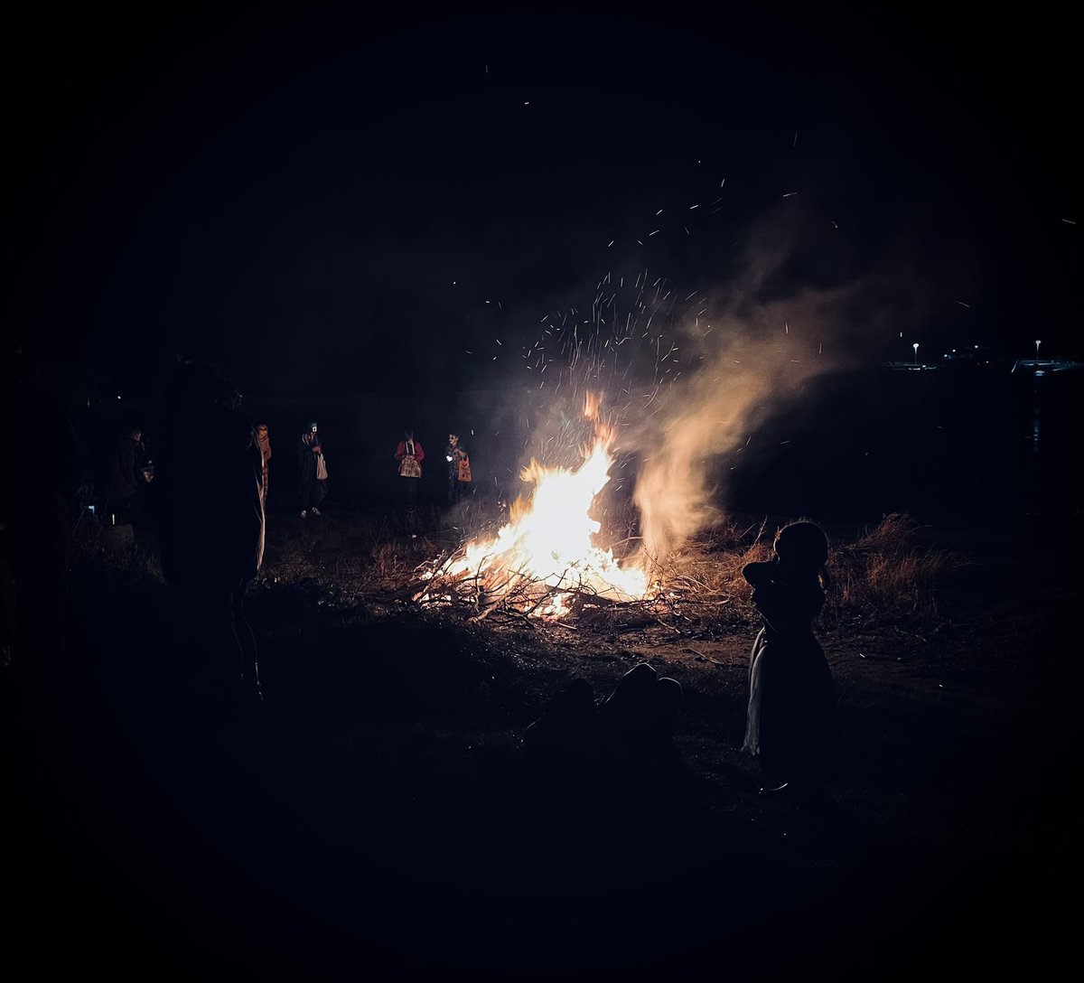 rathlinrainbow's tweet photo. YELLOW / / Samhain sparks #rathlinrainbow #50shadesofrathlin #rathlinisland #autumn #halloween #Samhain https://t.co/Nvmmy7twdW