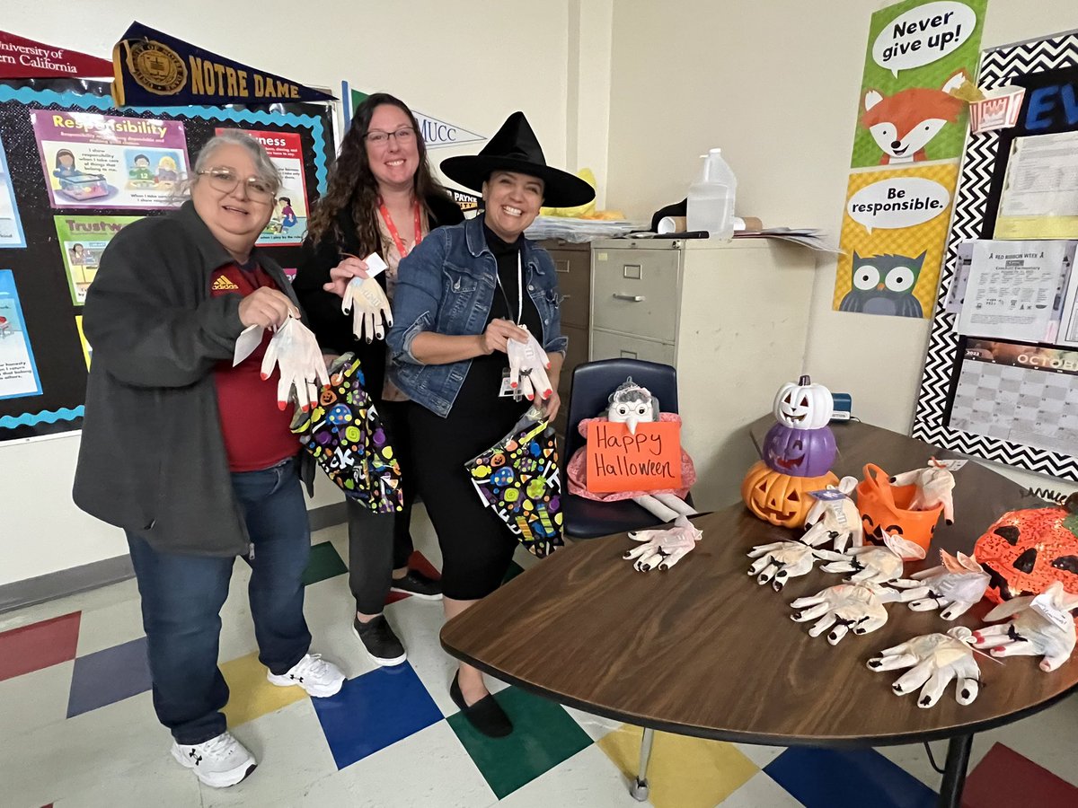 Halloween fun today at Crockett Elementary with some silly morning greetings and Staff Trick-or-Treating! What a fun way to start our morning! 💙💛 #PioneerPride
