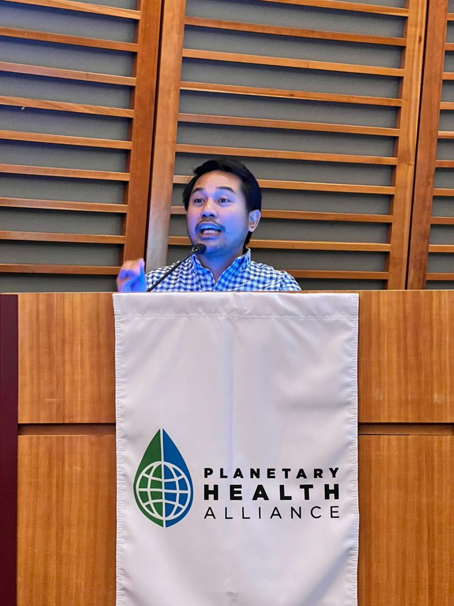 And #SunwayCPH representatives @OliverLaceyHall and @RenzoGuinto sharing findings from breakout discussions on #PlanetaryHealth priorities as a collective hub! Overall, this has been a productive session sharing PH insights from various organizations across the globe. 📝 (3/3)