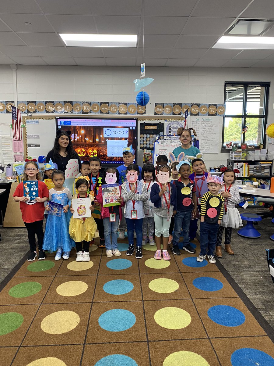 MsBanda10's tweet photo. Book Character Parade #RedRibbonWeek2022 @CFISDHolmsley https://t.co/yAciYQqfNY