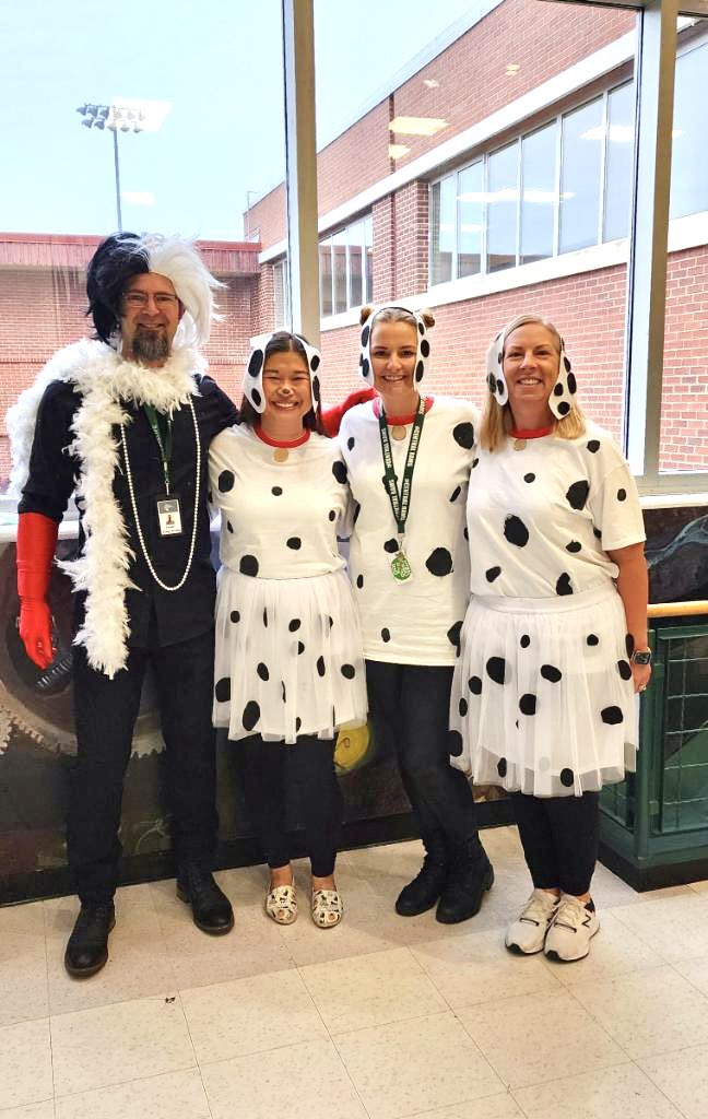 #d127 Dalmatians 🐾  have you ever seen a better Mr. Cruella?! #ramily