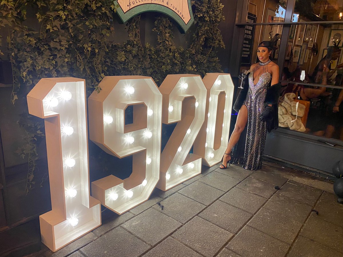_Wheresnikki's tweet photo. Birthday celebrations at @olympia_ldn 🪶🥂💫 Cheers to 30 https://t.co/f6UvBezQoW