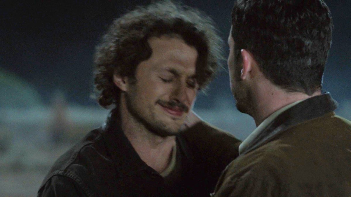 morgana07DW's tweet photo. This hurt. Michael Guerin breaks like this and I break. Seeing him go into Max's shoulder like this, accepting the support his brother offered and just letting the emotions he'd spent so long burying out shows how far both of these characters have come.
#RoswellNM #SaveRoswellNM https://t.co/jb8flQcBvF