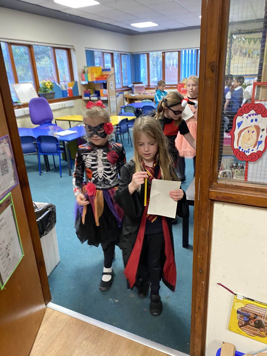 MissThomsonVPS's tweet photo. Pupils had to look for clues to solve a secret message as part of a Halloween Hunt! #VPSfun https://t.co/6mSQkptVPx