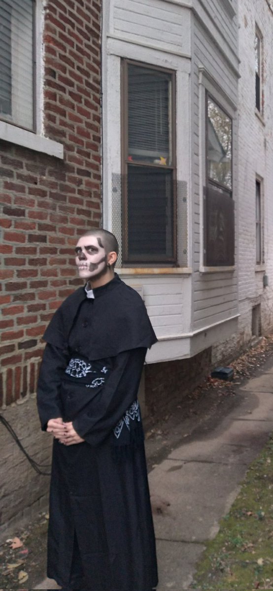 JamesAntigone's tweet photo. It felt right to post tonight's look for #GhostUnHallowsEve , Ave Santanas from a Brother of Sin  🤟😈🤟 https://t.co/xJP2C2Sn2X