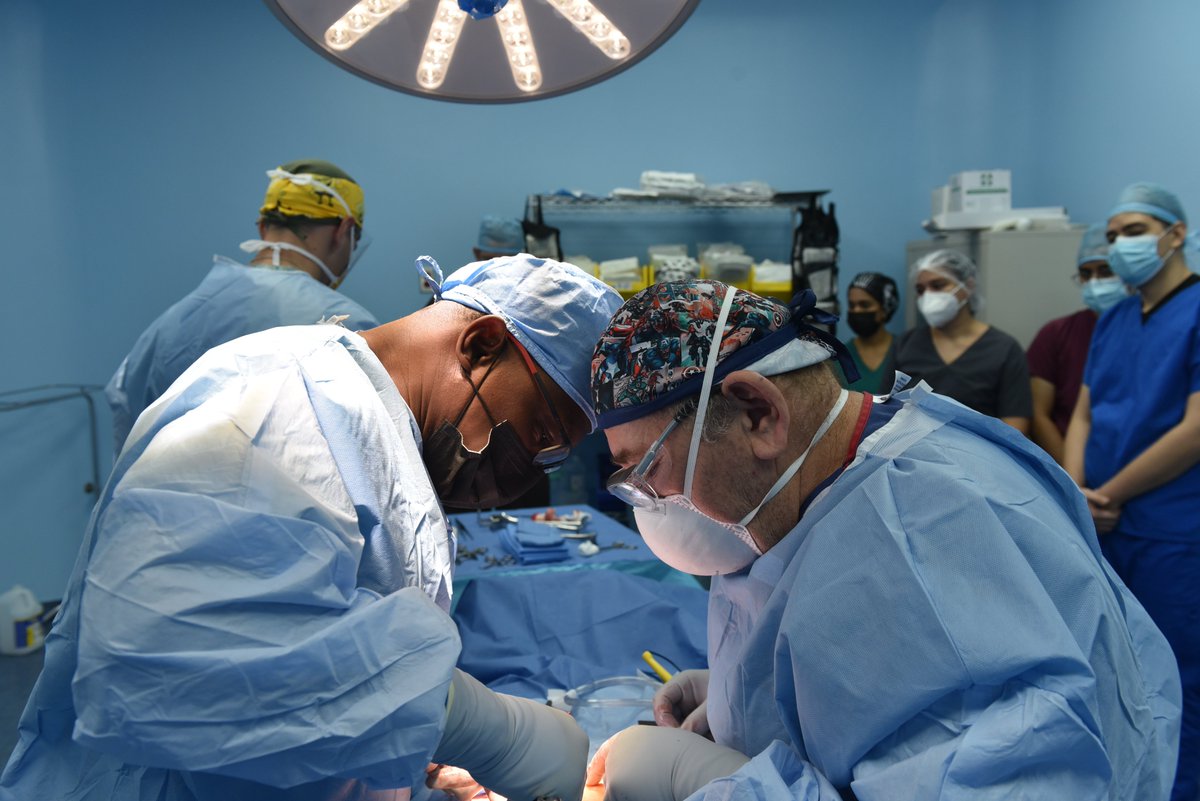 Medical teams from JTF-Bravo partnered with local surgeons this morning to conduct surgical operations at the Leonardo Martinez Hospital in San Pedro Sula and to provide medical care to those in need. #USNSComfort #continuingpromise