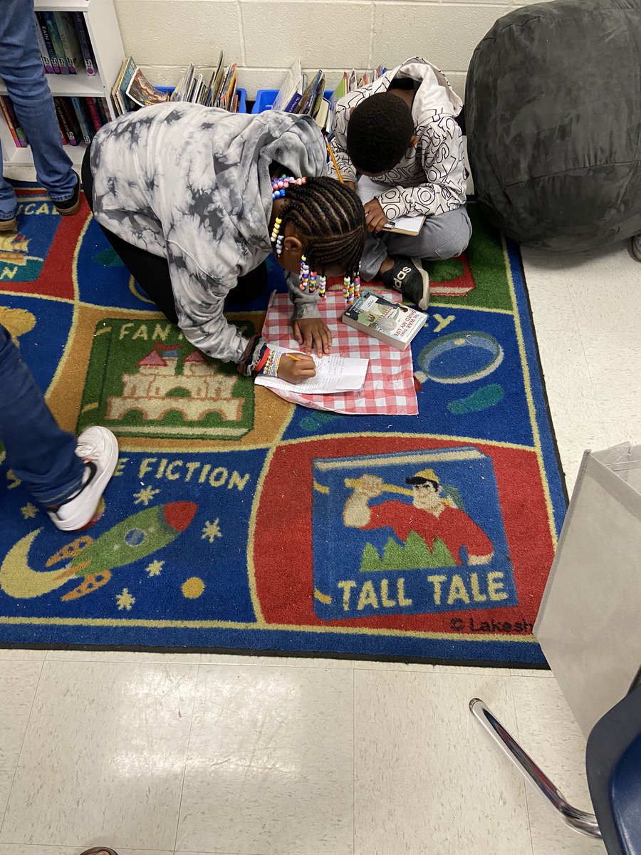 _misstrevino's tweet photo. a new reading unit = book tasting 🤍 @NISDCarlosCoon https://t.co/pRfgtvw5za