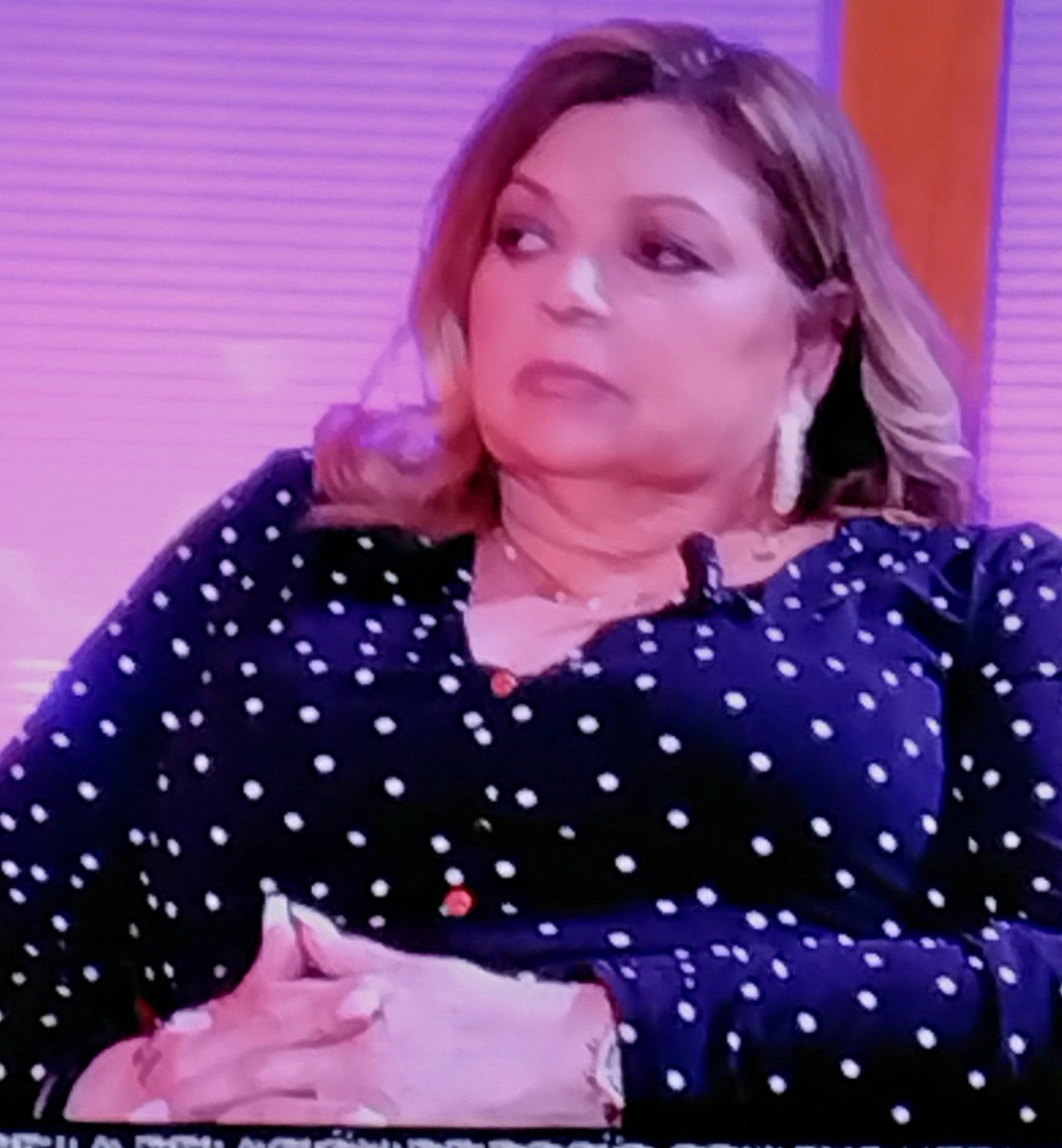 Teresa lázaro ( Tata de GK y JF ) en plato
👉Me debe dinero de limpieza de ventanas de monte alto
👉Trabajaba sin seguridad social y me debe de yerbahuena
👉No pagaba los desplazamientos 😱😱😱
Lanzando misiles 🔥🔥🔥⚡️!!!!!!
👉Se refería  RC como HDP
#EnElNombreDeRocio9