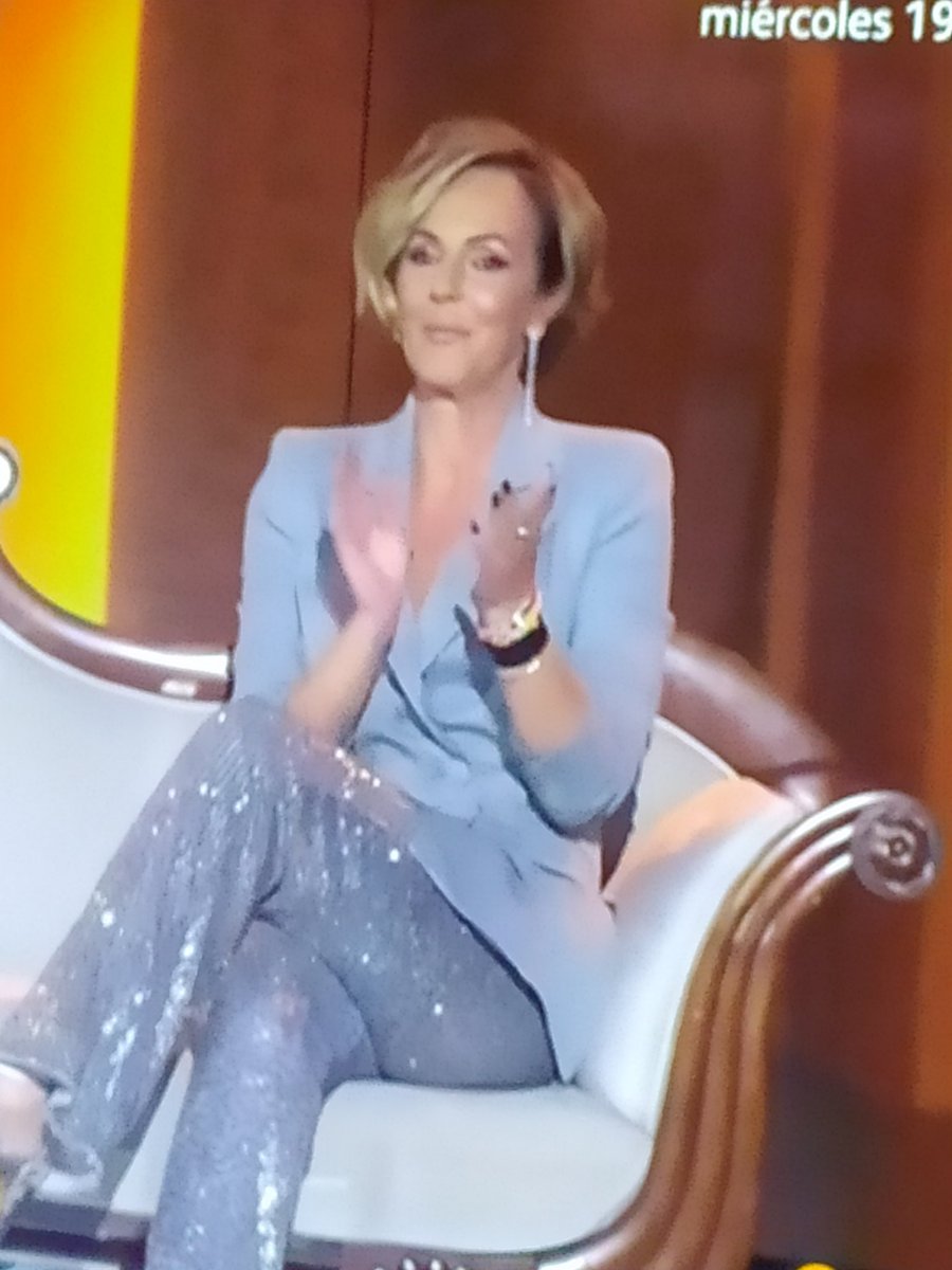 Rocío pisoteando la cara de Amador 👏👏👏👏 ha sido el mejor comienzo de #EnElNombreDeRocio9 .