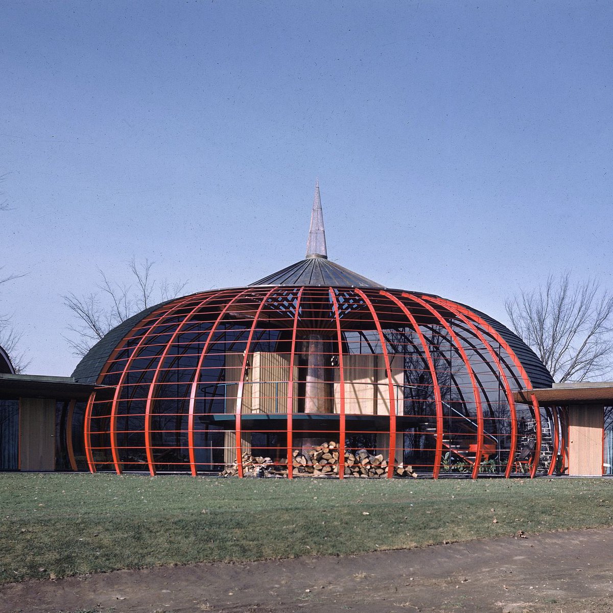 VitruviusGrind's tweet photo. Bruce Goff’s Ford House (1949). Like Living In A Big Pumpkin. https://t.co/VbMkiTtfzP