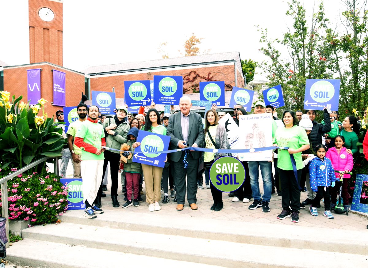 Some pictures of the recent #SaveSoil Walk in Markham, ON (Toronto metro area)! Cities around the world are continuing to walk the Save Soil movement. Thank you Mayor @frankscarpitti for walking with us to raise awareness for the soil crisis! #SaveSoilWalks #SaveSoilToronto.